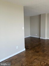 501 Slaters Ln in Alexandria, VA - Building Photo - Building Photo