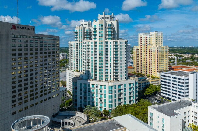 Metropolis at Dadeland - West Tower in Miami, FL - Building Photo - Building Photo