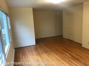 1416 SE Duke St in Portland, OR - Building Photo - Building Photo