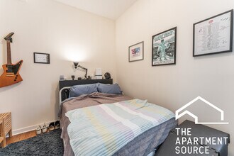 2146 W Chicago Ave, Unit 1R in Chicago, IL - Building Photo - Building Photo