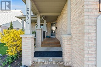 2906 Peacock Dr in Mississauga, ON - Building Photo - Building Photo
