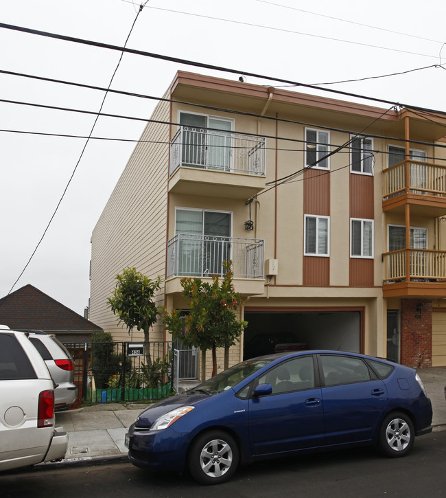 432 Santa Barbara Way in Daly City, CA - Building Photo - Building Photo