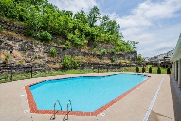 7277 Charlotte Pike, Unit 240 in Nashville, TN - Building Photo - Building Photo