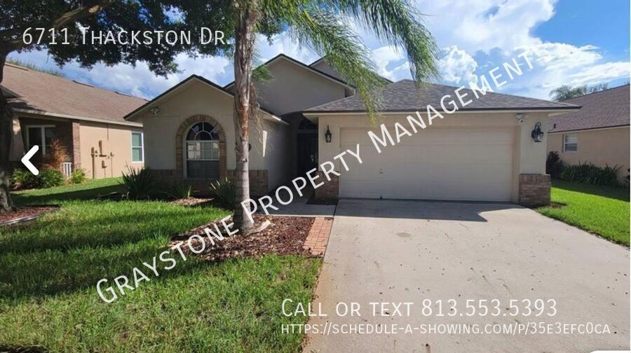 6711 Thackston Dr in Riverview, FL - Foto de edificio