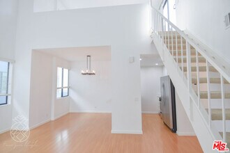 1727-1727 Glendon Ave in Los Angeles, CA - Building Photo - Building Photo