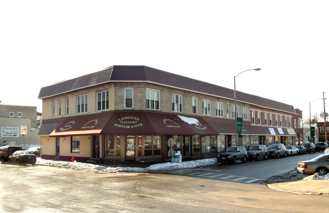 6822-6836 Windsor Ave in Berwyn, IL - Building Photo