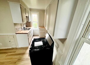 821 N Bond St in Saginaw, MI - Building Photo - Building Photo