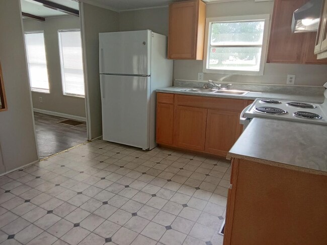 2400 Oaklawn Blvd in Hopewell, VA - Building Photo - Building Photo