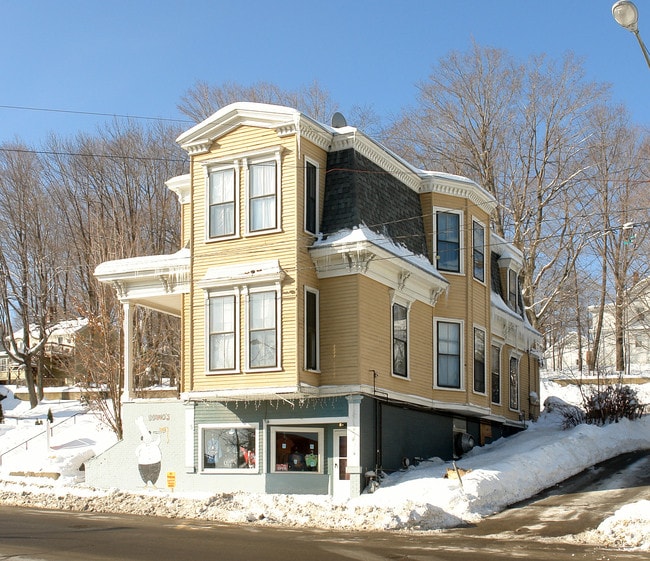 25 High St in Somersworth, NH - Building Photo - Building Photo