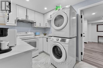 13 Hopkins St in Thorold, ON - Building Photo - Building Photo