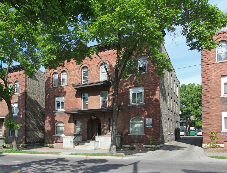 501 15th Ave SE in Minneapolis, MN - Building Photo