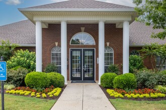 Highland Pointe in Huntsville, AL - Building Photo - Building Photo