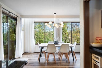 5504 NE 190th St, Unit SI ID1035870P in Kenmore, WA - Foto de edificio - Building Photo