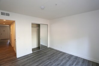 Cynthia Gardens in West Hollywood, CA - Building Photo - Interior Photo