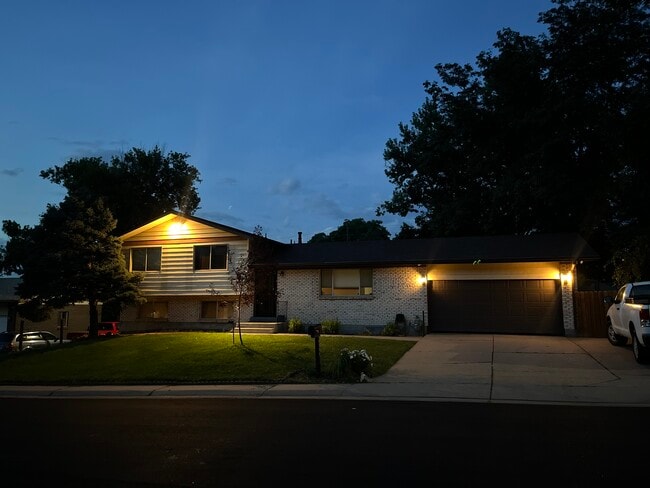 10506 Ura Ln in Northglenn, CO - Building Photo - Building Photo