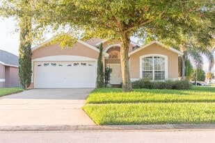 8115 Pomo Dr in Kissimmee, FL - Building Photo