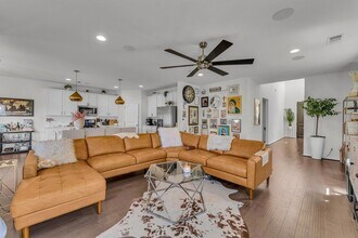 306 Cold Spg Lp in Bastrop, TX - Building Photo - Building Photo