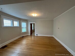 1075 Boulevard in West Hartford, CT - Building Photo - Building Photo