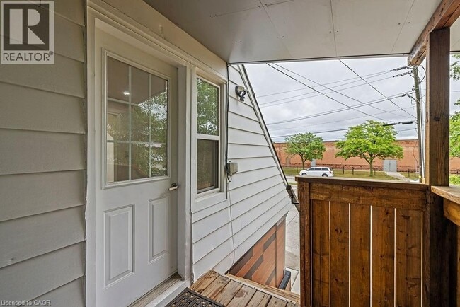 property at 2015 Leighland Rd