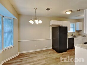 3815 Shadow Trail in Houston, TX - Building Photo - Building Photo