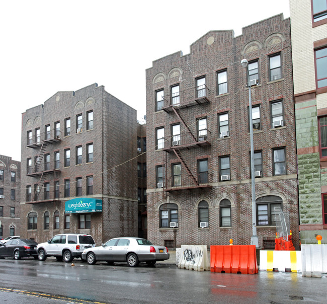 7032 4th Ave in Brooklyn, NY - Building Photo - Building Photo