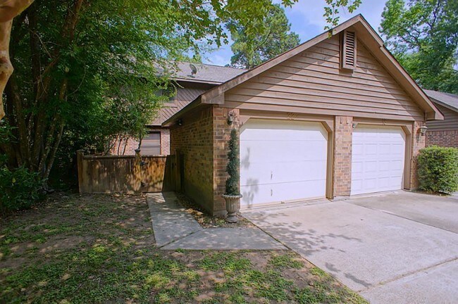22 E Willowood Ct in The Woodlands, TX - Building Photo - Building Photo