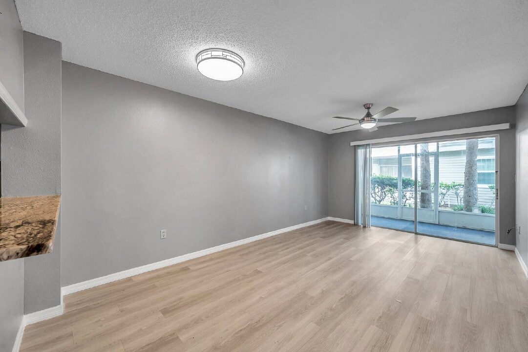 6939 Stonesthrow Cir N in St. Petersburg, FL - Building Photo