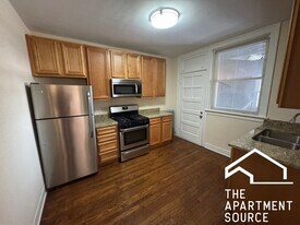 2510 N Leclaire Ave in Chicago, IL - Building Photo