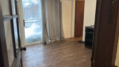 24 Mechanic St, Unit A in Warren, MA - Foto de edificio - Building Photo