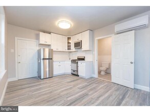 2434 E Dauphin St in Philadelphia, PA - Building Photo - Building Photo