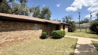 2217 26th St in Lubbock, TX - Foto de edificio - Building Photo