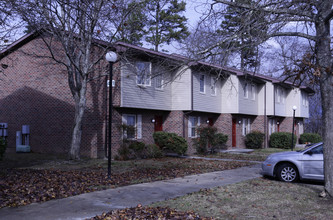 Kensington Forest in Powell, TN - Building Photo - Building Photo