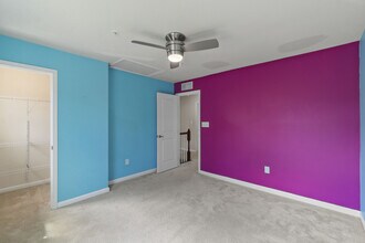 7044 Lennox Ave in Elkridge, MD - Foto de edificio - Building Photo