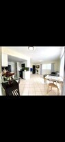 523 SE 20th Ct, Unit 5 in Boynton Beach, FL - Building Photo