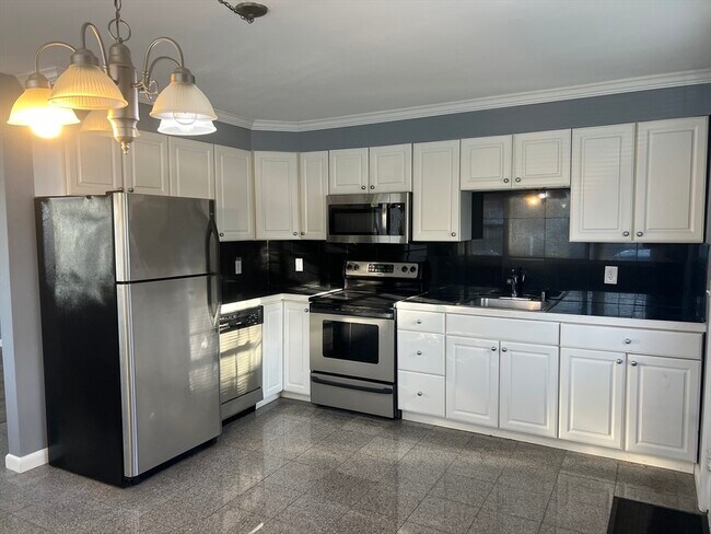 52 Beach in Plymouth, MA - Building Photo - Building Photo