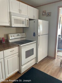 44361 66th St photo'