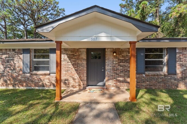 507 Pine St in Daphne, AL - Building Photo - Building Photo