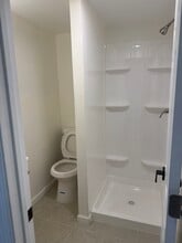 21 Garden St in Centereach, NY - Foto de edificio - Building Photo