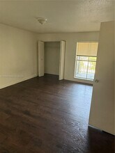 833 Riverside Dr, Unit 834 in Coral Springs, FL - Building Photo - Building Photo