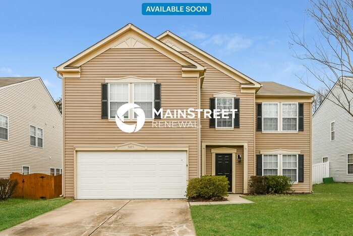 5655 Hammermill Dr in Harrisburg, NC - Foto de edificio