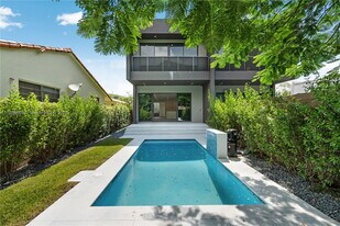 2842 SW 32nd Ct in Miami, FL - Building Photo