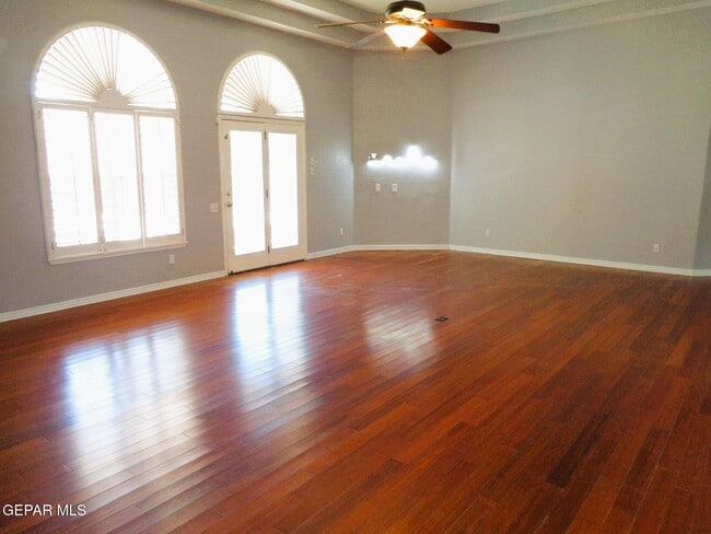 2120 Greenlee Dr in El Paso, TX - Building Photo - Building Photo