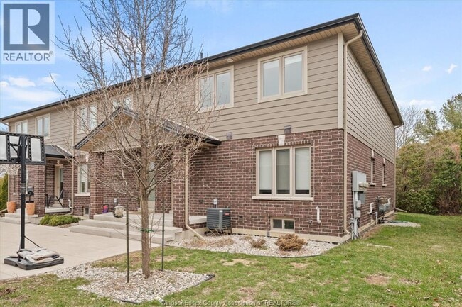 204 Beechwood Dr in Lakeshore, ON - Building Photo - Building Photo