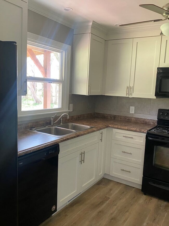 425 Bainbridge Loop in Muscle Shoals, AL - Building Photo - Building Photo