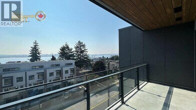422 E 3rd St in North Vancouver, BC - Building Photo - Building Photo