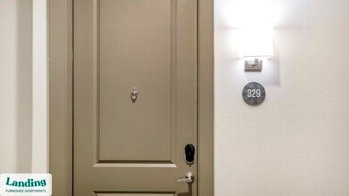 2626 Fountain View Dr in Houston, TX - Building Photo - Building Photo