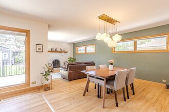 715 Lamon Ave in Wilmette, IL - Building Photo - Building Photo