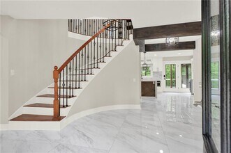 3270 Brookview Dr in Marietta, GA - Building Photo - Building Photo