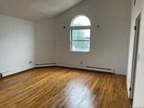 438 E Pine St in Long Beach, NY - Building Photo - Building Photo