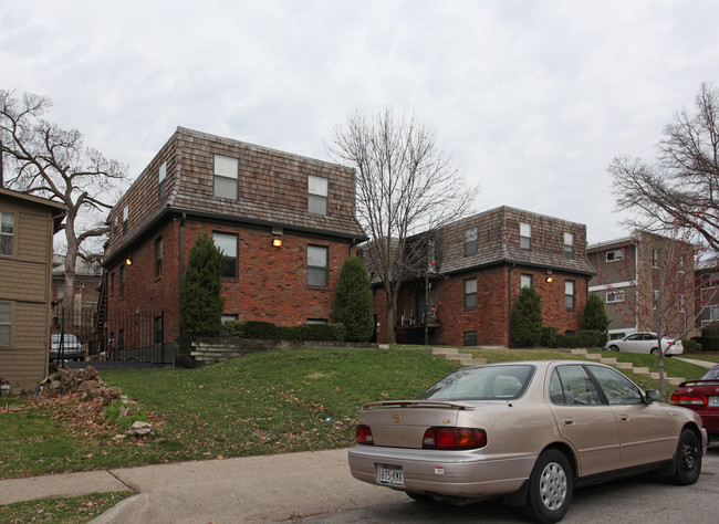 4010-4012 Oak St in Kansas City, MO - Building Photo - Building Photo